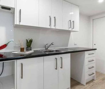 Charming 1BR Studio in Mellons Bay - Photo 2