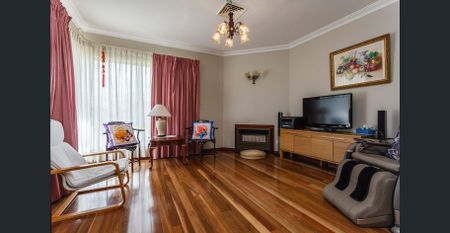 Spacious & Beautiful Family Home - Photo 3