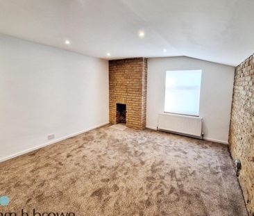 London Road, GRAYS - Photo 2