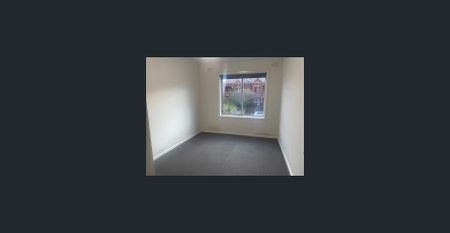 Tidy Two Bedroom Apartment - Photo 2