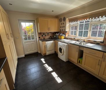 Deane Close - Photo 4