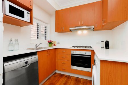 2Bedrooms, 1Bathrooms - Photo 3