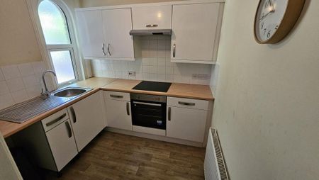 1 bedroom ground floor flat to rent - Photo 2