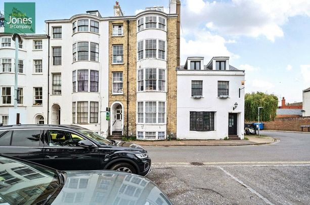 1 bedroom flat to rent - Photo 1
