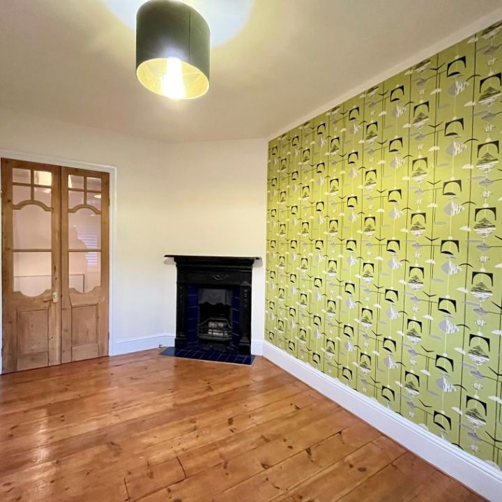 Farnborough Road, Farnham, GU9 - Photo 1