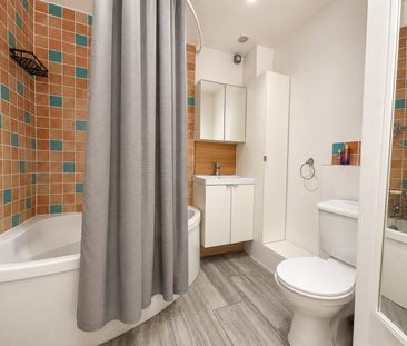 2 Bed Cottage, West Wycombe Rd, High Wycombe, HP12 3AB - Photo 5