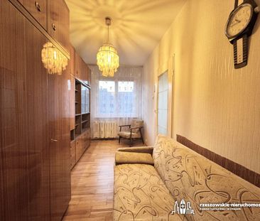 2 pokoje z balkonem na os.Kmity, dostępne od zaraz - Photo 5