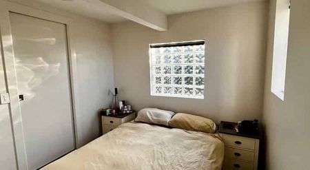 Sunny, Warm, Quiet Brooklyn Retreat - Photo 4