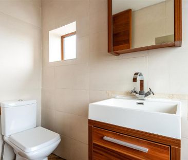 2 bedroom semi-detached house to rent - Photo 5