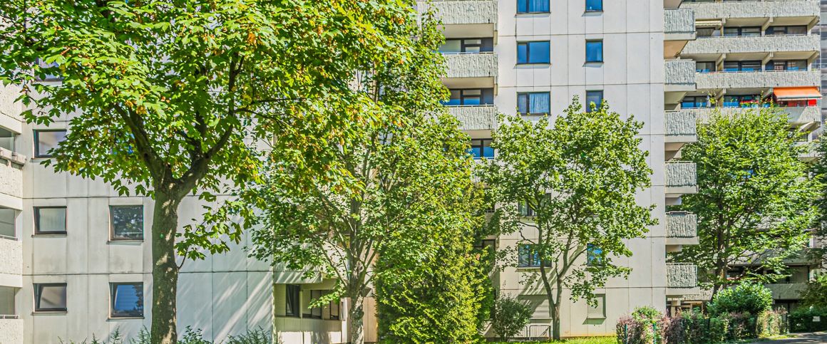 City-Residence: Toller Blick aus dem 10. Stockwerk: moderne 2-Zimmerwohnung mit Balkon - Foto 1