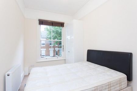 3 bedroom flat to rent - Photo 2