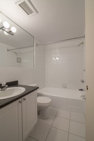 3555 Cote-des-Neiges Road - Photo 3