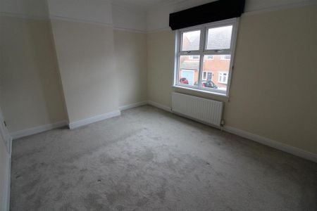 2 bedroom semi-detached house to rent - Photo 4