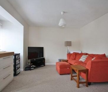 Chestnut Walk, West Byfleet, Surrey, KT14 - Photo 3