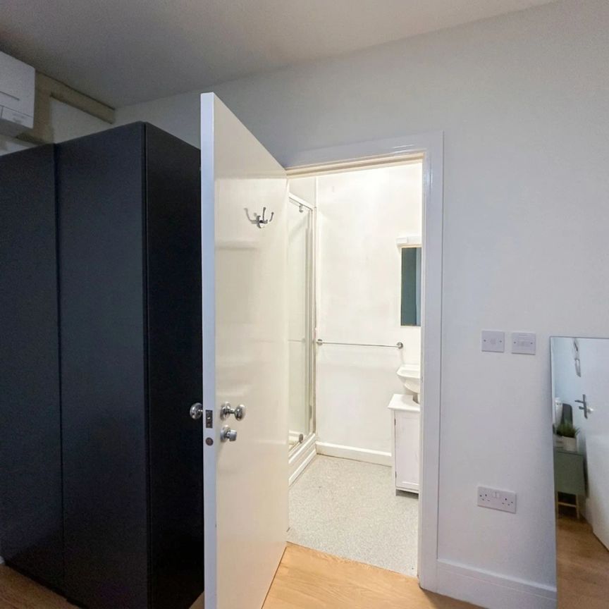 1 bed flat share to rent in Cank Street, Leicester, LE1 - Photo 1