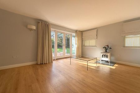 4 bedroom terraced house to rent - Photo 2