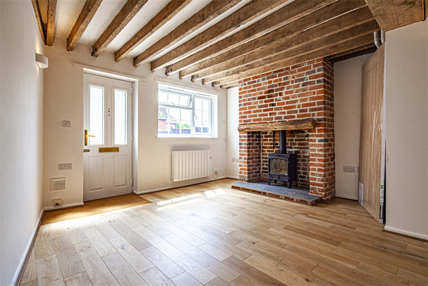 2 bedroom cottage to rent - Photo 1