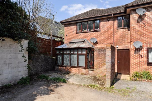 Copse Road, Haslemere - 1 bedroomProperty for lettings - Seymours - Photo 1