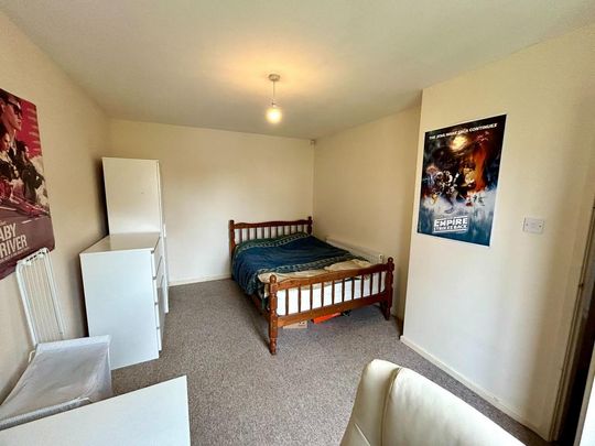 4 bedroom house share to rent - Photo 1