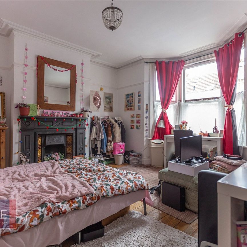 Downend Road, - Photo 1