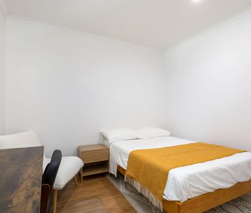 Luxurious, Renovated Urban Living in Central Adelaide - Photo 5