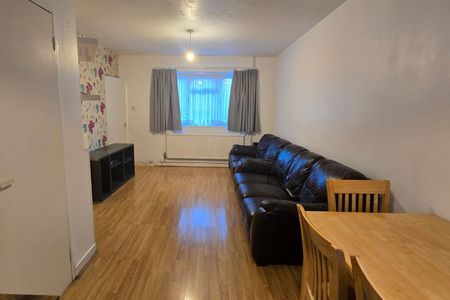 2 Bed Terraced House, Franklin Street, E3 - Photo 2