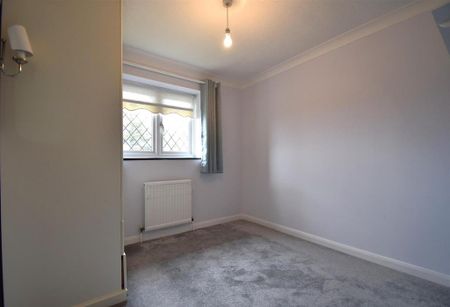 4 bedroom detached house to rent - Photo 5