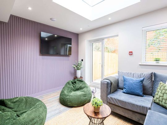 Luxury 6-bedroom, en-suite bathroom Student House! Room 6 - Photo 1