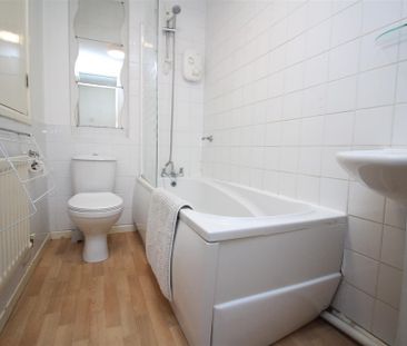 2 bedroom Student End of terrace house to rent in Windmill Court, N... - Photo 6