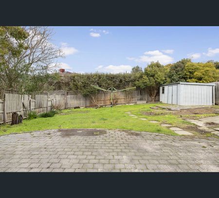 8 Somers Court, Glen Waverley, Vic 3150 - Photo 4