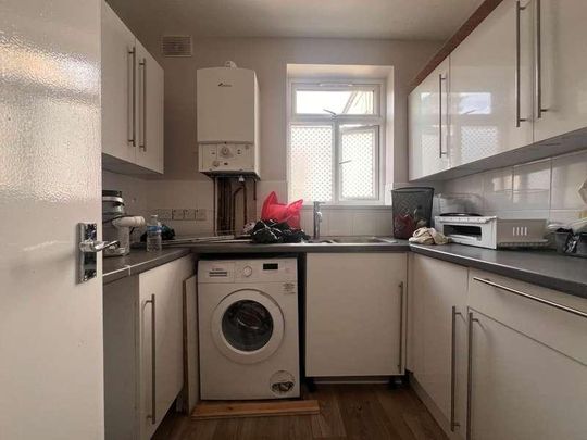 Gladstone Avenue, Manor, E12 - Photo 1