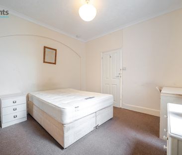 4 bedroom terraced house to rent - Photo 5