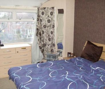 5 bedroom detached house to rent - Photo 2