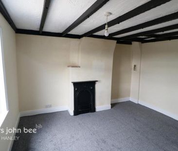 2 bedroom semi-detached house to rent - Photo 4