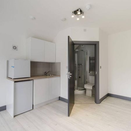 Studio to rent - Photo 3