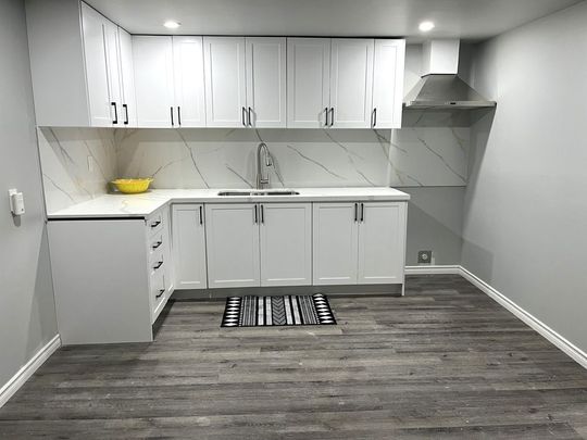 For Lease - 4 Brennan Road Unit# Room 1, Ajax, Ontario - Photo 1