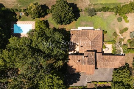 Single Family Home - Photo 2