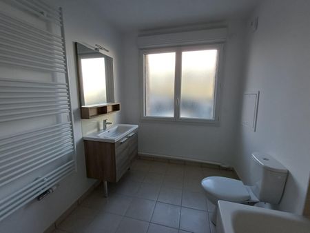 location Appartement T4 DE 79m² À BOBIGNY - Photo 3