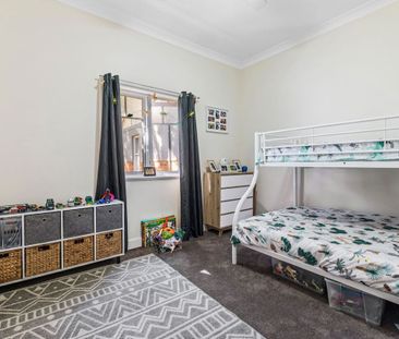 Charming Elevated Living - Photo 4