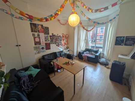 6 bedroom private hall to rent - Photo 2