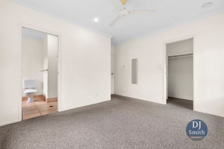 Spacious Family Home @ Kanimbla Heights - Photo 2