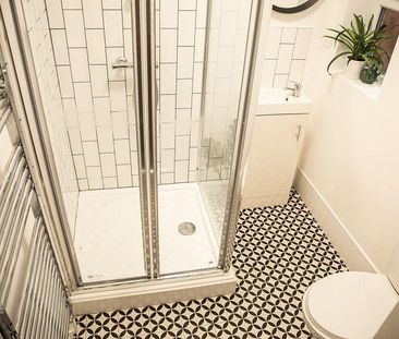 1 bedroom in a house share to rent - Photo 4