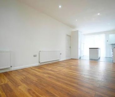 3 Bed Flat, Hayes Crescent, NW11 - Photo 1