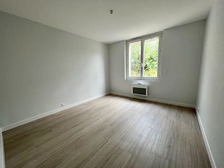 Location appartement 3 pièces, 83.00m², Carmaux - Photo 2