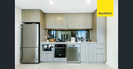 Extra Large North-East Facing Two Bedroom With Air Conditioning - Photo 3