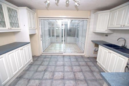 2 bedroom terraced house to rent - Photo 4