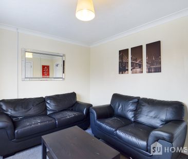 1 bed house / flat share to rent in Richard Avenue, Wivenhoe - Photo 3
