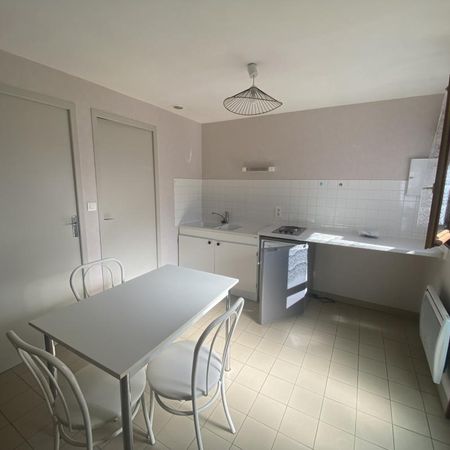 Location Appartement 1 pièce Meublé 20m² LE CREUSOT 71200 - Photo 3