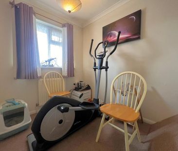 3 bedroom semi-detached house to rent - Photo 3