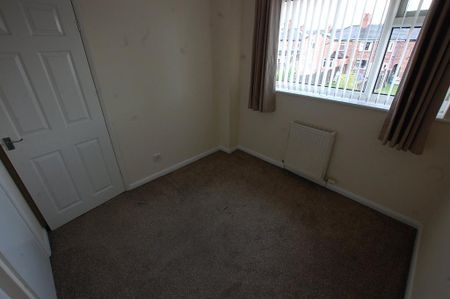 3 bedroom end of terrace house to rent - Photo 4